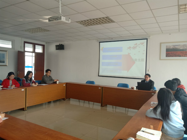 52书库
举办研究生学术研究与论文写作讲座